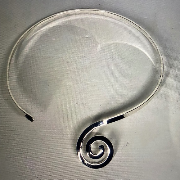 Jewelry - Silver Tone Choker Necklace Signed Contemporary Swirl